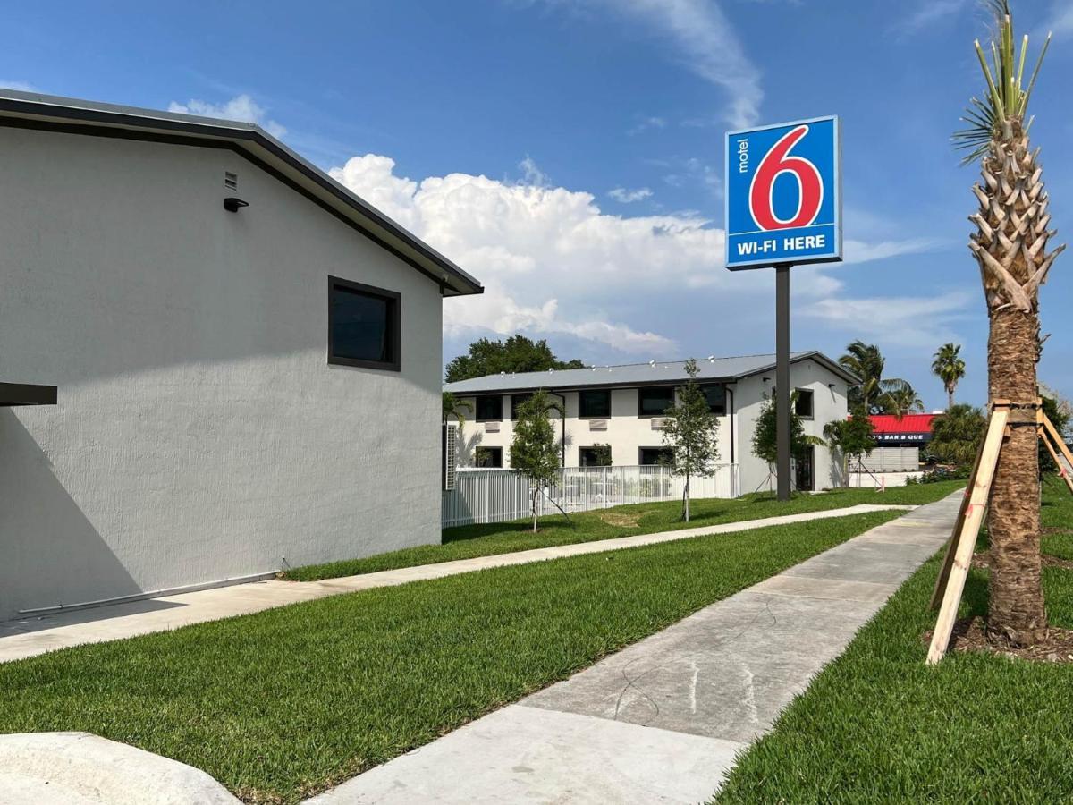 Motel 6-Fort Lauderdale, Fl Extérieur photo