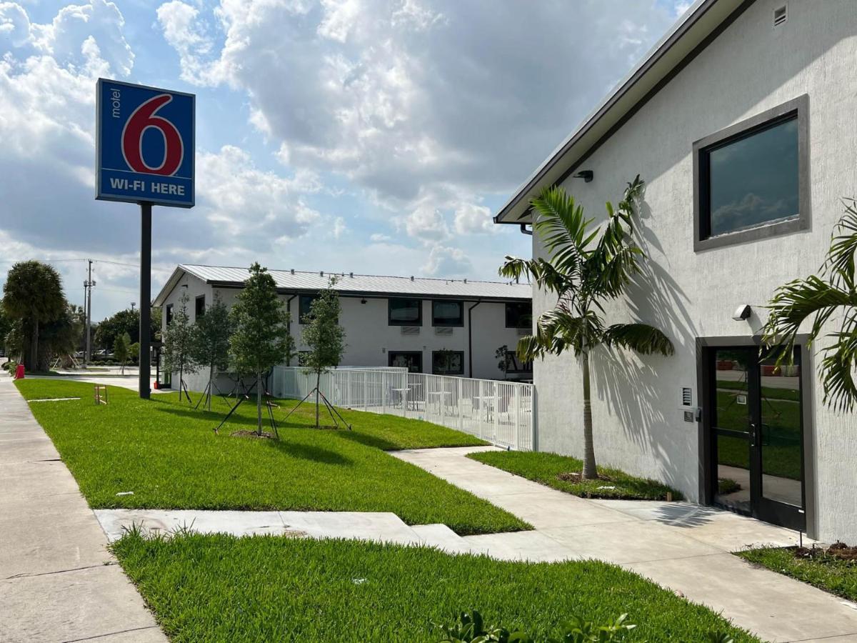 Motel 6-Fort Lauderdale, Fl Extérieur photo