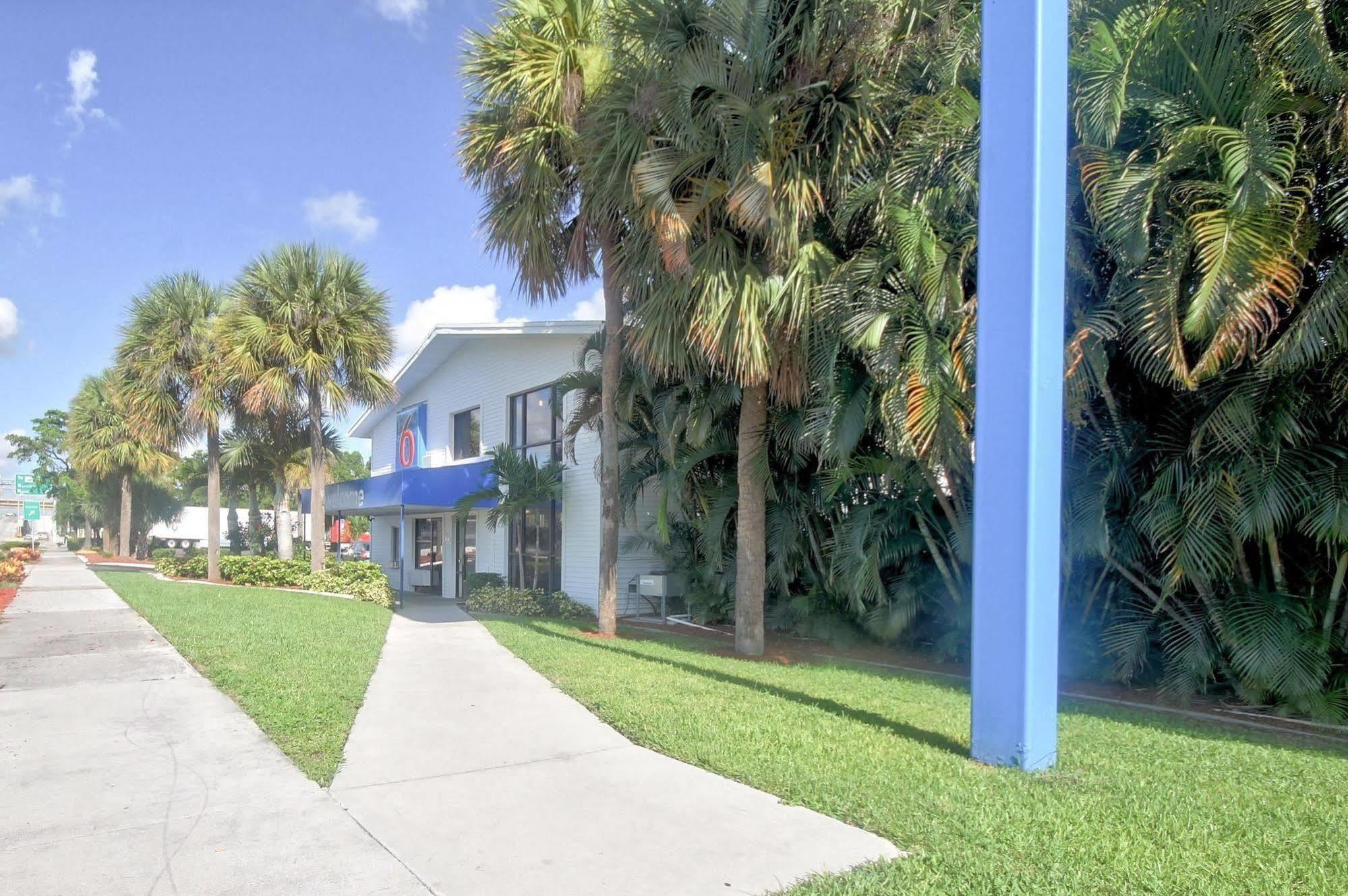 Motel 6-Fort Lauderdale, Fl Extérieur photo